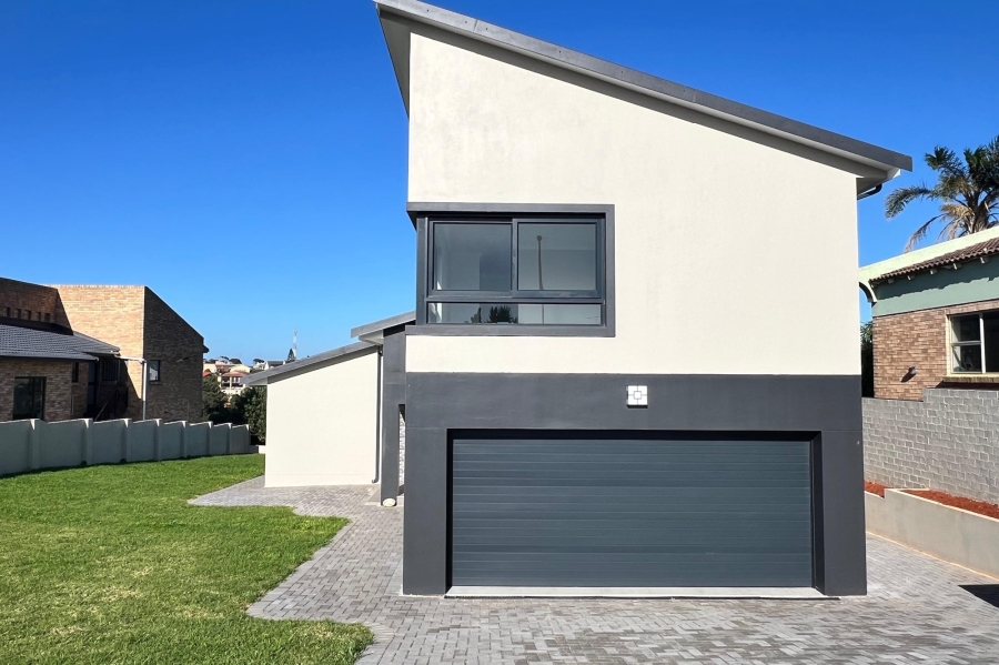 3 Bedroom Property for Sale in Wavecrest Eastern Cape